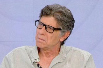 Γιάννης Μπέζος: «Έζησα όλη μου τη ζωή γινόμενος δυσάρεστος επειδή έλεγα την αλήθεια»