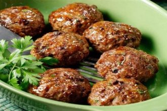 Αφράτα λαχταριστά μπιφτέκια χωρίς ψωμί