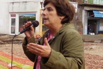 Η μικροπολιτική...νίκησε το τρένο !