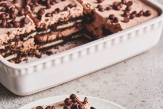 Μπισκοτογλυκό με σοκολάτα