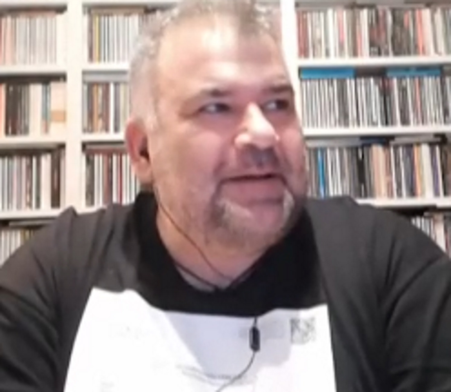 Θεσσαλονίκη – Κορονοϊός: Τύπωσε το πιστοποιητικό εμβολιασμού σε μπλούζα για να κερδίζει χρόνο!