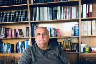 Χρήστος Μπούρας: «Η ευτυχία του να δαπανάσαι»