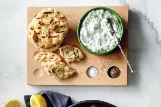 Μπουτάκια κοτόπουλου με κολοκύθια στον φούρνο