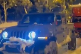 Κακοκαιρία: Ο Γιάννης Μπουρούσης ξεκόλλησε όχημα από τα χιόνια! ΒΙΝΤΕΟ