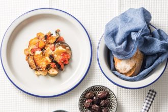 Μπριάμ φούρνου με γιαούρτι & κεφαλογραβιέρα