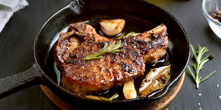 Τσικνοπέμπτη: Ζουμερή μπριζόλα στο τηγάνι