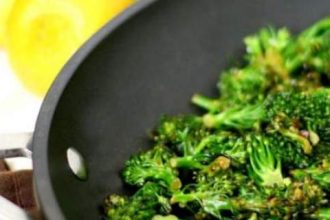 Μπρόκολο σοτέ με σκόρδο