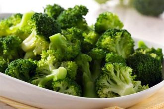 Δες γιατί δεν πρέπει να πετάς το κοτσάνι από το μπρόκολο
