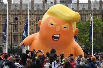 Που πήγε το γιγαντιαίο «baby balloon»;