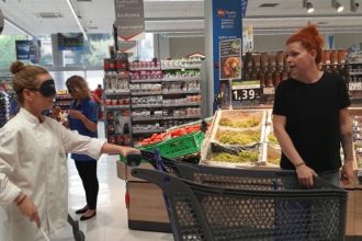 My market: Σεμινάρια εκπαίδευσης προσωπικού για τις ανάγκες καταναλωτών με απώλεια όρασης