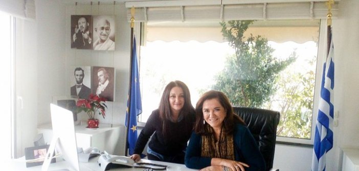 Στην εφημερίδα "Συνείδηση" του Αγρινίου η Ντόρα Μπακογιάννη