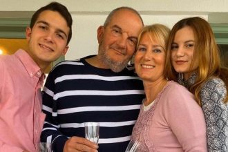 Πάσχα – Κώστας και Νατάσα Καραμανλή στην Ήπειρο για Ανάσταση