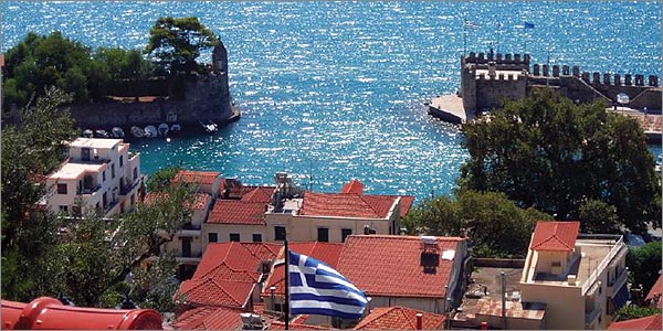 Ναύπακτος: Συγκέντρωση σχολικών ειδών