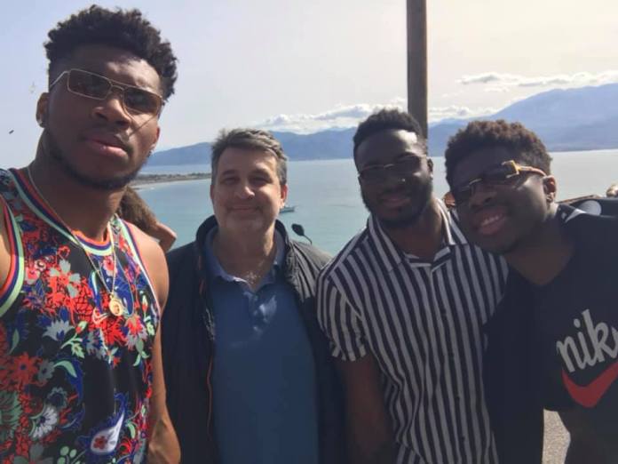 Στην Ναύπακτο ο MVP του NBA Γιάννης Αντετοκούνμπο με την οικογένεια του