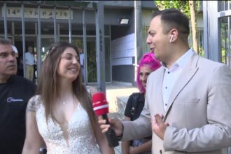 Πήγε να ψηφίσει με το… νυφικό πριν τη γαμήλια φωτογράφηση