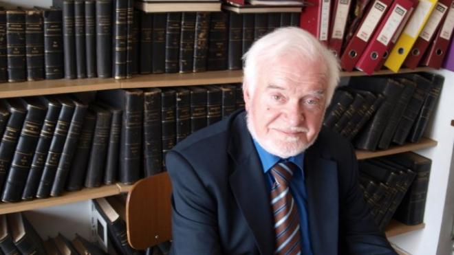 Ενεργός άνθρακα: Τρόφιμα στο μαύρο