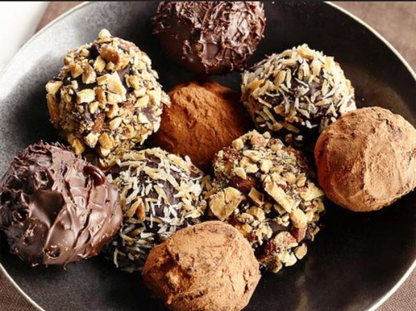 Εύκολη και γρήγορη συνταγή για νηστίσιμα τρουφάκια!