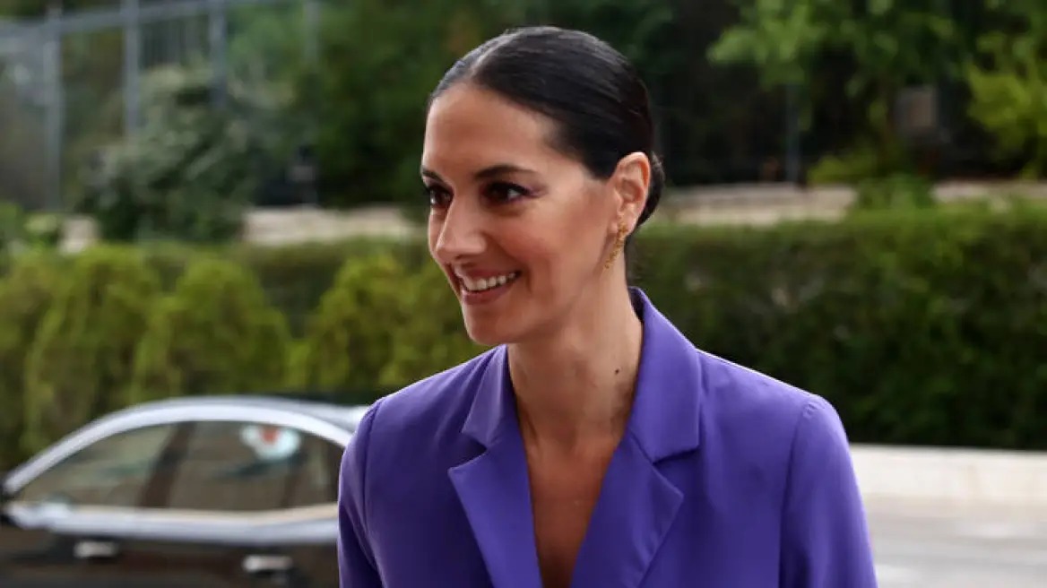 «Ίσως υπερέβαλα των δυνατοτήτων μου» – Η πρώτη ανάρτηση της Νόνης Δούνια μετά την λιποθυμία της στη Βουλή