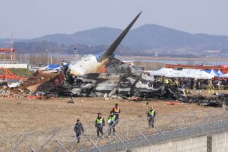 Συντριβή αεροσκάφους στη Νότια Κορέα: Νεκροί θεωρούνται 179 άνθρωποι - Δείτε σε βίντεο τη στιγμή της έκρηξης