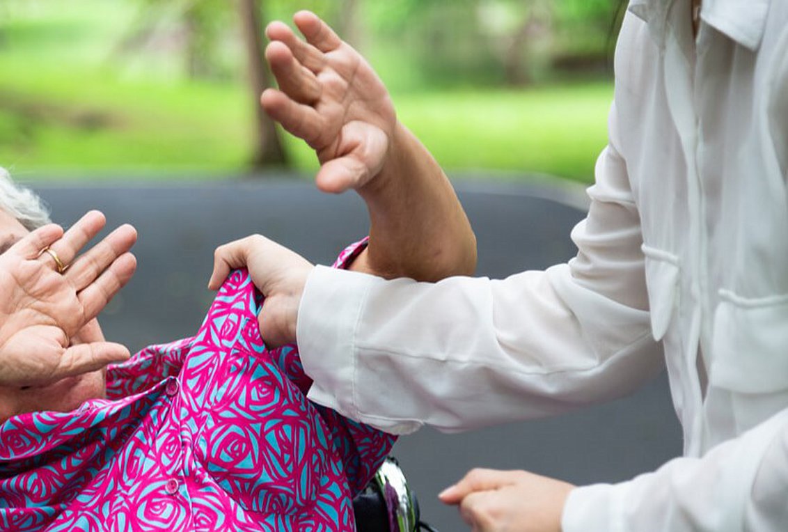 Βόλος: 29χρονος απείλησε τη μητέρα του - «Θα σε καθαρίσω»