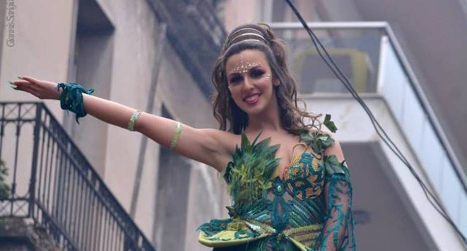 Όλγα Κατσάρα: Ναι, της άξιζε ο τίτλος της Βασίλισσας - Το "ευχαριστώ" της 18χρονης και η συγκινητική αναφορά στη μητέρα της: "Μακάρι όλοι οι γονείς να μετέφεραν στα παιδιά τους το γνήσιο καρναβαλικό πνεύμα"