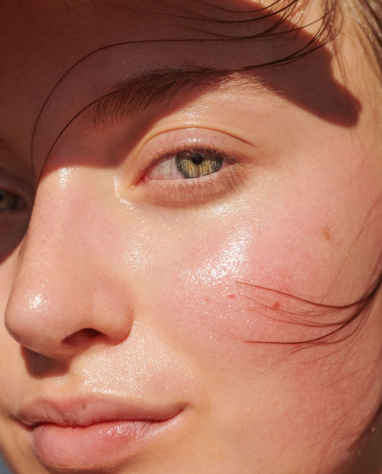 Ελαιόλαδο: Προλαμβάνει όντως την πρώιμη γήρανση; – Πώς θα το εφαρμόσετε σωστά;