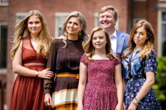 Κανένα εμπόδιο για τον θρόνο ο γάμος μεταξύ ατόμων του ίδιου φύλου!