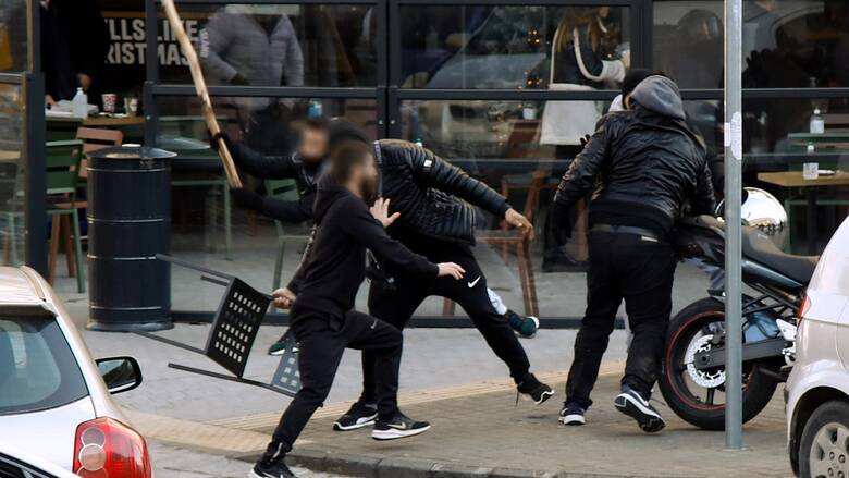 Δυτ. Ελλάδα: Του επιτέθηκαν και τον ξυλοκόπησαν γιατί φορούσε μπλούζα ομάδας!