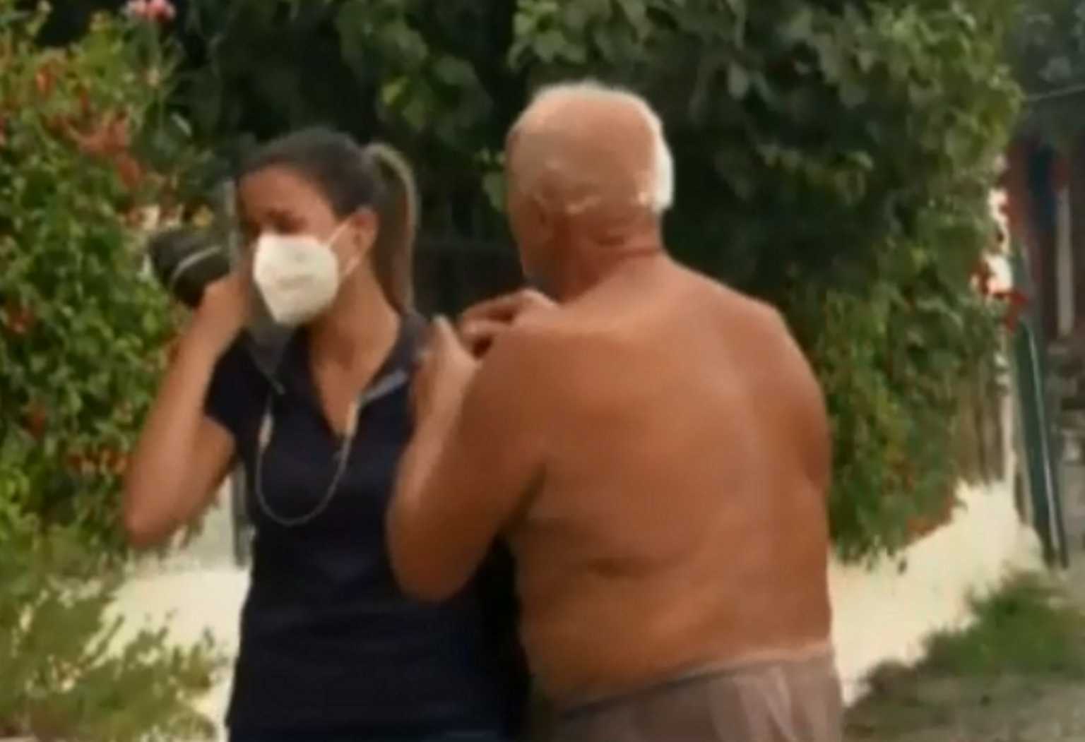 Φωτιά στην Εύβοια: Πολίτης και δημοσιογράφος του Open ξεσπούν σε κλάματα στον «αέρα» – Συγκλονιστική στιγμή