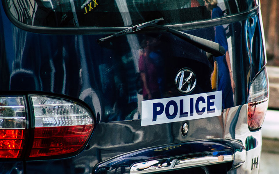 Χειροπέδες σε μέλη εγκληματικής οργάνωσης που εξαπατούσε ηλικιωμένους και στην Αχαΐα