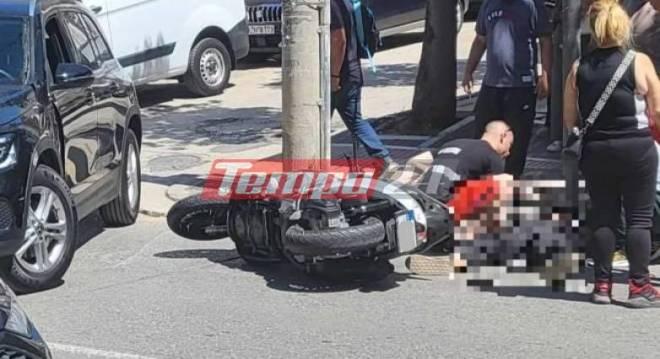 Πάτρα: Τροχαίο στη Γούναρη - Αυτοκίνητο εκσφενδόνισε δικυκλιστή (ΦΩΤΟ)