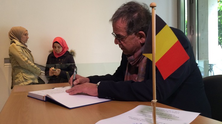 Το μήνυμα που "άφησε" ο Γιάννης Μουζάλας στην Βελγική Πρεσβεία - ΦΩΤΟΓΡΑΦΙΕΣ