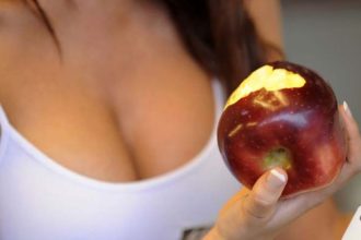 Ένα μήλο την ημέρα ...φέρνει τη λάμψη στο δέρμα!