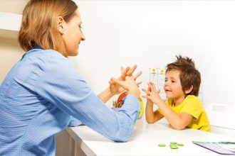 Αυξημένος ο κίνδυνος γέννησης παιδιού με αυτισμό για τις γυναίκες με υψηλά επίπεδα οιστρογόνων στη μήτρα