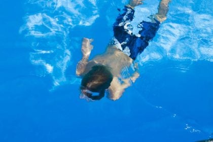 Όσα πρέπει να ξέρετε για τις καλοκαιρινές μολύνσεις στις πισίνες