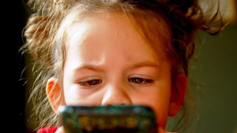 Εννέα στα δέκα παιδιά έως 12 ετών στην Ελλάδα είναι χρήστες του διαδικτύου