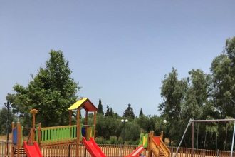 Αχαΐα - Απίστευτο: Τέσσερις δήμαρχοι πέρασαν, για να γίνει μία παιδική χαρά!