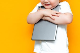 Παιδική παχυσαρκία: Οι 2 κοινές συνήθειες του ύπνου που αυξάνουν τον κίνδυνο