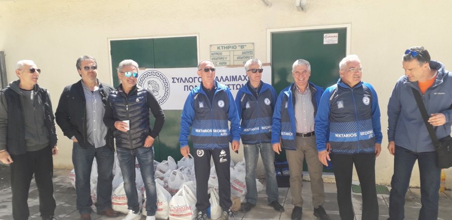 Πάτρα: Παλαίμαχοι ποδοσφαιριστές προσέφεραν τρόφιμα στο ΚΟΔΗΠ - Ευχαριστίες