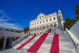 Πού θα περάσουν τον Δεκαπενταύγουστο οι πολιτικοί αρχηγοί της ΝΔ και του ΠΑΣΟΚ