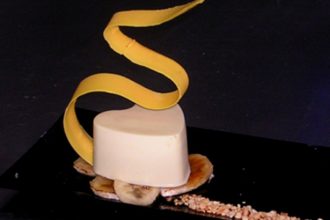 Πανακότα αρωματισμένη με μέλι και λεμόνι