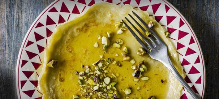 Κρέπες με ανθόνερο, μέλι και φιστίκια