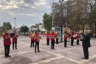 Πάτρα: Γιορτινό "ντου" της δημοτικής μπάντας στα Προσφυγικά! ΦΩΤΟ -ΒΙΝΤΕΟ