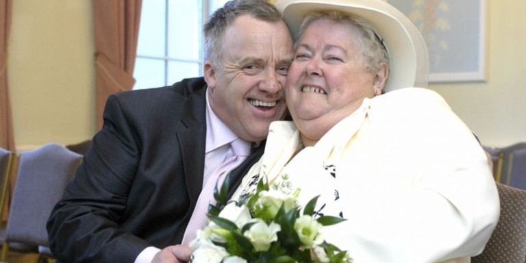 Χώρισε τη γυναίκα του και παντρεύτηκε την πεθερά του!