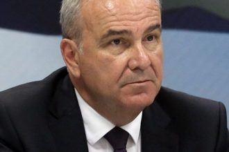 Νίκος Παπαθανάσης: Τι μου είπε ο γιος μου για το άνοιγμα των σχολείων - ΒΙΝΤΕΟ