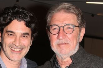 «Είναι σε κρίσιμη αλλά σταθερή κατάσταση» - Οι δηλώσεις του Χριστόφορου Παπακαλιάτη μετά το τροχαίο του πατέρα του