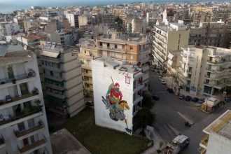 Ο έφιππος Παπαφλέσσας στους δρόμους της Πάτρας!