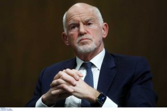 Ο Γιώργος Παπανδρέου έκανε την τρίτη δόση εμβολίου - ΦΩΤΟ