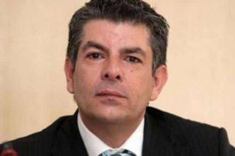 Πάτρα: Σοκ για τον τ. βουλευτή Θ. Παπαθεοδώρου που είδε το ασθενοφόρο να μεταφέρει τον δημοσιογράφο Π. Τζένο