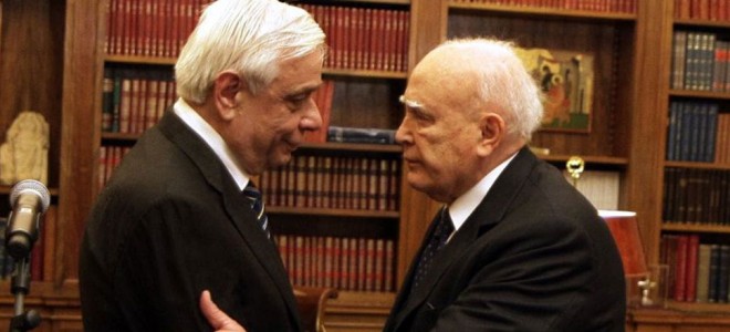 Ο Προκόπης Παυλόπουλος τηλεφώνησε στον Κάρολο Παπούλια μετά το ατύχημά του